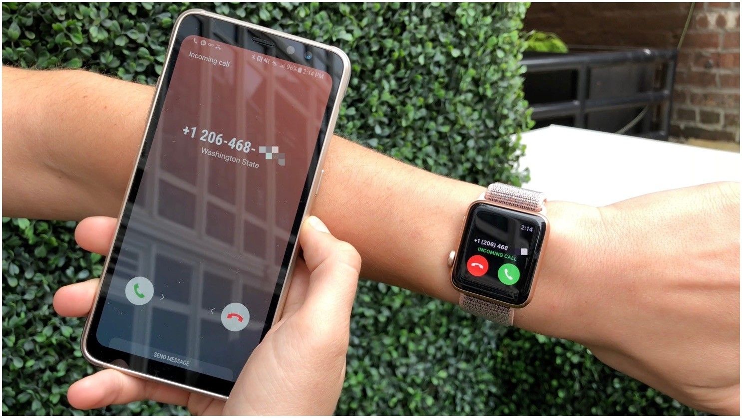 Часы apple к андроиду. Эппл вотч на андроид. Эппл вотч 4 андроид. Samsung Galaxy Apple watch. Часы эпл вотч на андроид.