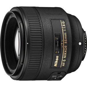 Nikon AF-S Nikkor 85mm f/1.8G — портретный объектив.