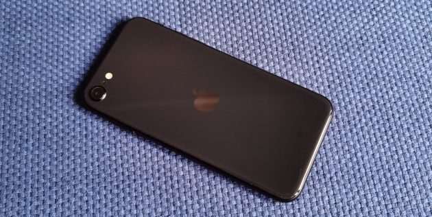 iPhone SE 2020: лаконичное оформление тыльной стороны