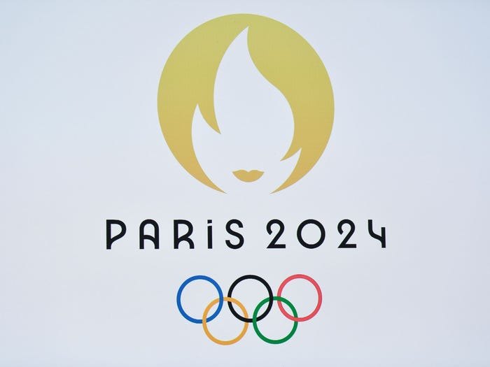 Логотип летней Олимпиады 2024 года в Париже. СТЕФАН ДЕ САКУТИН / AFP через Getty Images